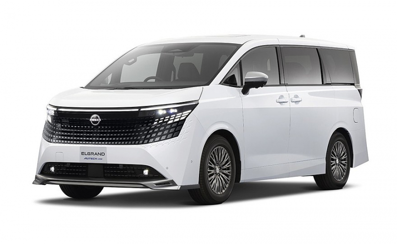 Nissan полностью рассекретил минивэн Elgrand нового поколения, цены известны