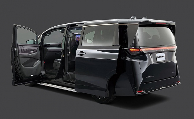 Nissan полностью рассекретил минивэн Elgrand нового поколения, цены известны