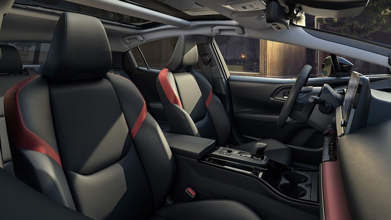 Toyota освежила Prius и хэтчбек Corolla: скромные обновки и подорожание